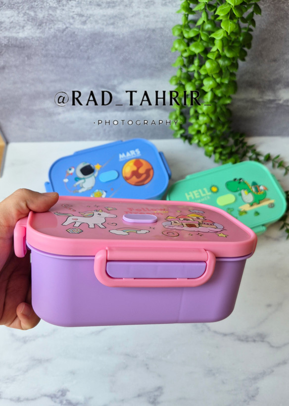 ظرف غذای دو قسمته با قاشق و چنگال و ماکروویوی