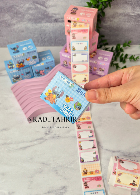 پک ۱۲۰ عددی استیکر اسم لبوبو و استیچ رولی جعبه دار